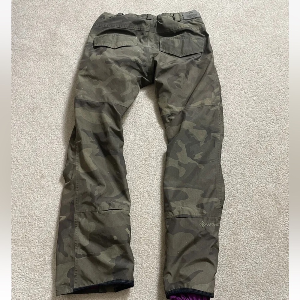 Burton Camo gore-Tex snowboard pants
